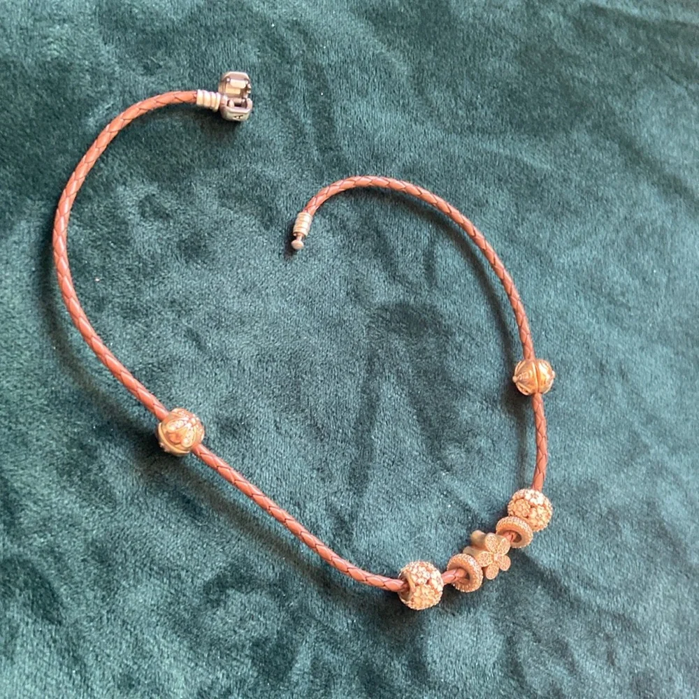 NWT 626 PANDORA  on the  Brown leather  Bracelet &  7 prices  of charm - Picture 6 of 16